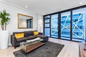 Luxurious 1 Bedroom in 16 on Bree