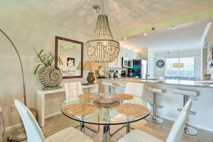 Jupiter Condo with Pool Access, Walk to Beach!