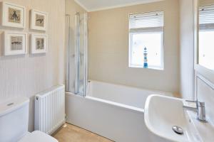 Host & Stay - 28 The Pines