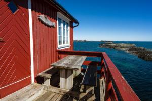 Sea View Two-Bedroom Cottage room in Å-Hamna Rorbuer