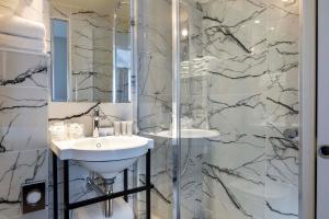 Hotels Hotel La Canopee : photos des chambres