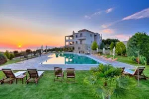 Marini Luxury Apartments and Suites - 爱琴娜岛