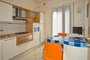 One-Bedroom Apartment - Orange room in Villa Hanna