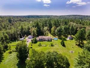 Southwoods Mountain Estate -private mansion, pool, hottub+ 15 acres - High View Southwoods Mountain Estate -private mansion, pool, hottub+ 15 acres - High View