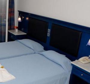Twin Room with Partial Sea View