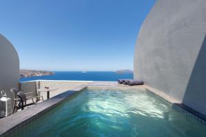 Caldera's Dolphin Suites Santorini Greece