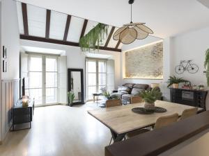 Old City Center Penthouse by Málaga Planners