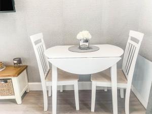 The Rosebery Retreat By The Castle 1-Bed Apartment