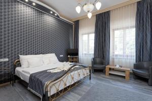 Two-Bedroom Apartment with kitchen room in Illés Hotel