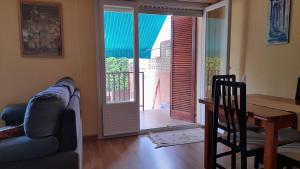 Apartamento con piscina y bonita terraza