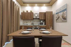 Luxurious Duplex Seafront Apt with Amazing Views