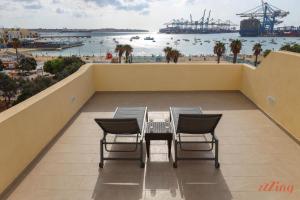Luxurious Duplex Seafront Apt with Amazing Views