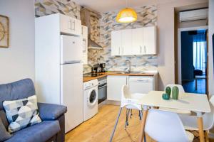 A - Apartamento elegante con piscina compartida
