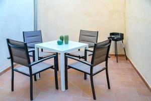 A - Apartamento elegante con piscina compartida