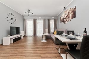 Apartments Wrocław Jana Pawła II by Renters