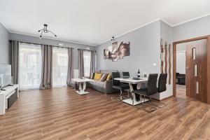 Apartments Wrocław Jana Pawła II with FREE PARKING Wrocław by Noclegi Renters