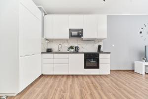 Apartments Wrocław Jana Pawła II with FREE PARKING Wrocław by Noclegi Renters