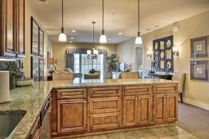 Branson Condo with Balcony, 3 Miles to Downtown