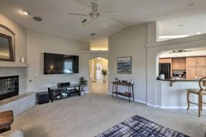 Putting Green and BBQ Modern Lake Havasu Oasis!