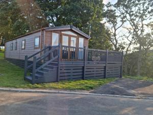 Foxwood Lodge Private Hot Tub Getaway