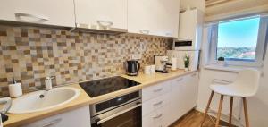 Sunrise apartment - Central 2 Bedrooms & free parking
