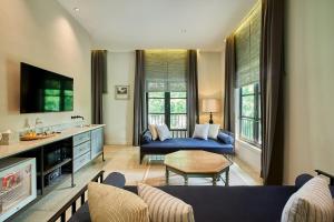 Căn Hộ Nhìn Ra Vườn (Apartment with Garden View)