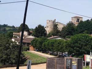 Maisons de vacances gite de Sauviat 25 chemin du grand Pacher le bourg de Sauviat 63120 : photos des chambres