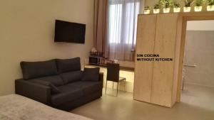 Double or Twin Room Without Views - Disability Access room in Mayerling Abamita Apartments