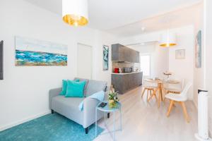 Casa Azul at Jardim do Morro by BnBird