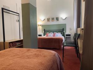 Hotels Hotel Trianon Tours : photos des chambres