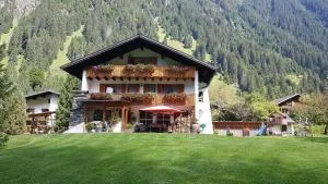 Haus Hubertus - Gästehaus Sahler - بارتنين