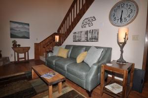 The Crest 200C condo