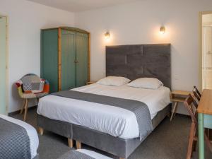 Hotels Hotel Les Tilleuls de Pareloup a Salles-Curan : photos des chambres