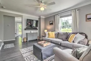 Stylish Fort Payne Retreat Hike and Rock Climb - Cave Spring