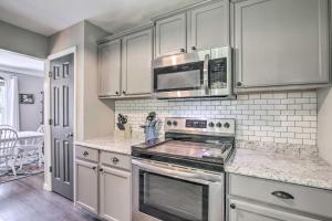 Stylish Fort Payne Retreat Hike and Rock Climb