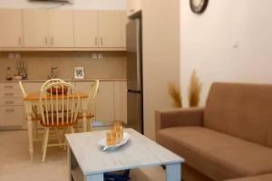 Sonia`s luxury apartment with jacuzzi