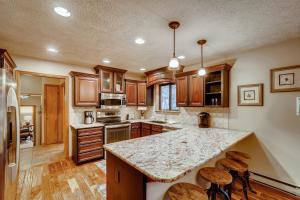 Casa de Montagne Home: High-End Log Home, Downtown Frisco