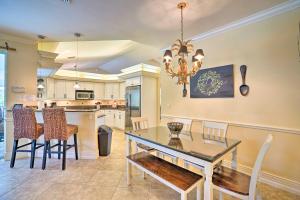 Less Than 1 Mi to Beach with Pool and Lanai Marco Island Home