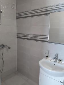 Самостоятелна стая в Клубна къща Артемида