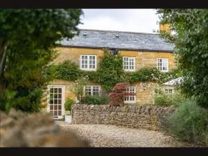 Wisteria Cottage , Pretty Cotswold Cottage close to Chipping Campden - Weston Subedge