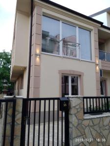 Three Stars Apartments