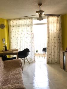 Torres de Yomely Playa las Americas