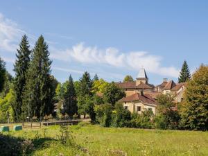 Maisons de vacances Stone holiday home in Saint Cernin de l Herm with pool : photos des chambres