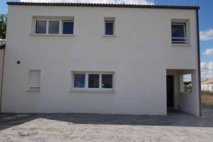 CHARMANT STUDIO DANS UNE MAISON NEUVE