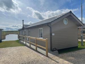 Secret Of Eden Lake View Lodge