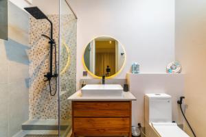 One Bay Residence Modern Contemporary Apartment Flat 4