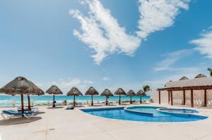 HotelZone L20 Beach Access