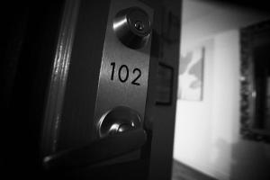 ApartHotelMontreal by Les Terrasses Saint Urbain 2225I2