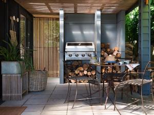 Harts Lane Haus- outdoor entertainer, pet friendly