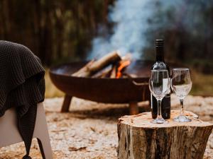 Lithic House -wood fire and bush views